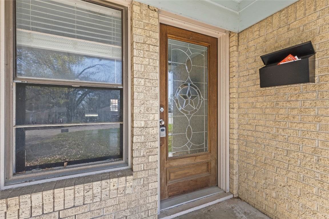 1809 Westway Ave - Photo 5 of 25