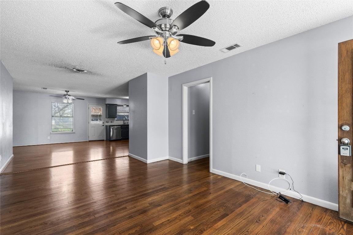 1809 Westway Ave - Photo 7 of 25