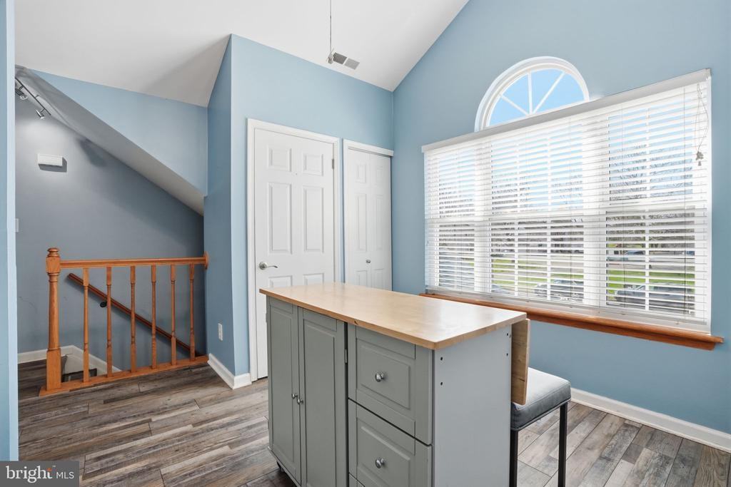 496 Revere Dr - Photo 6 of 24