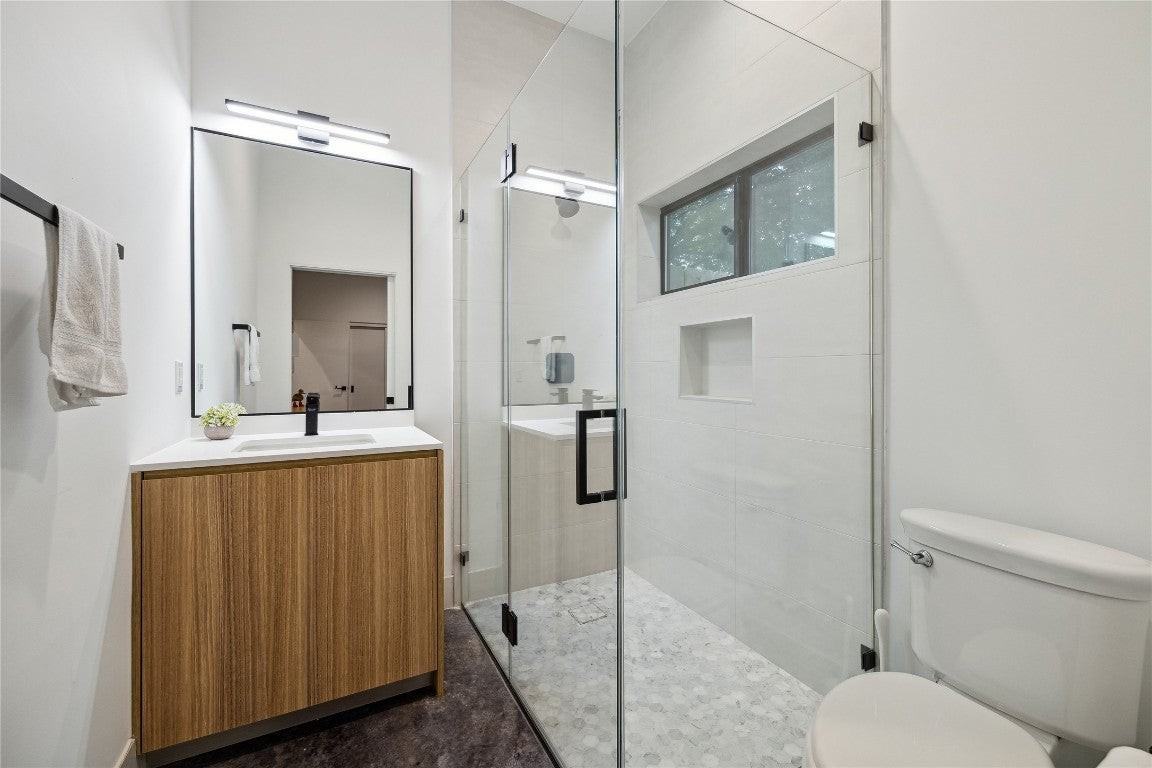 711 Memorial Heights Dr - Photo 4 of 30