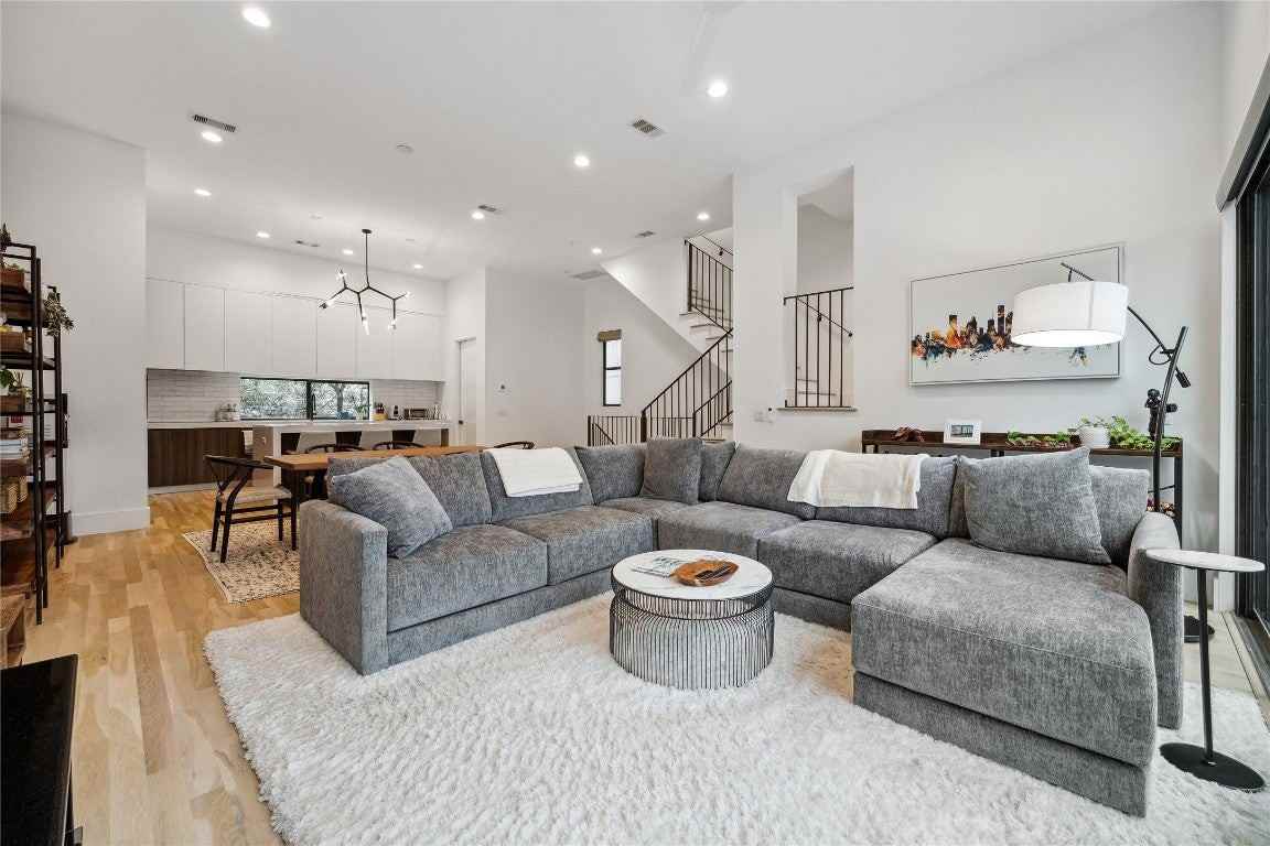 711 Memorial Heights Dr - Photo 6 of 30