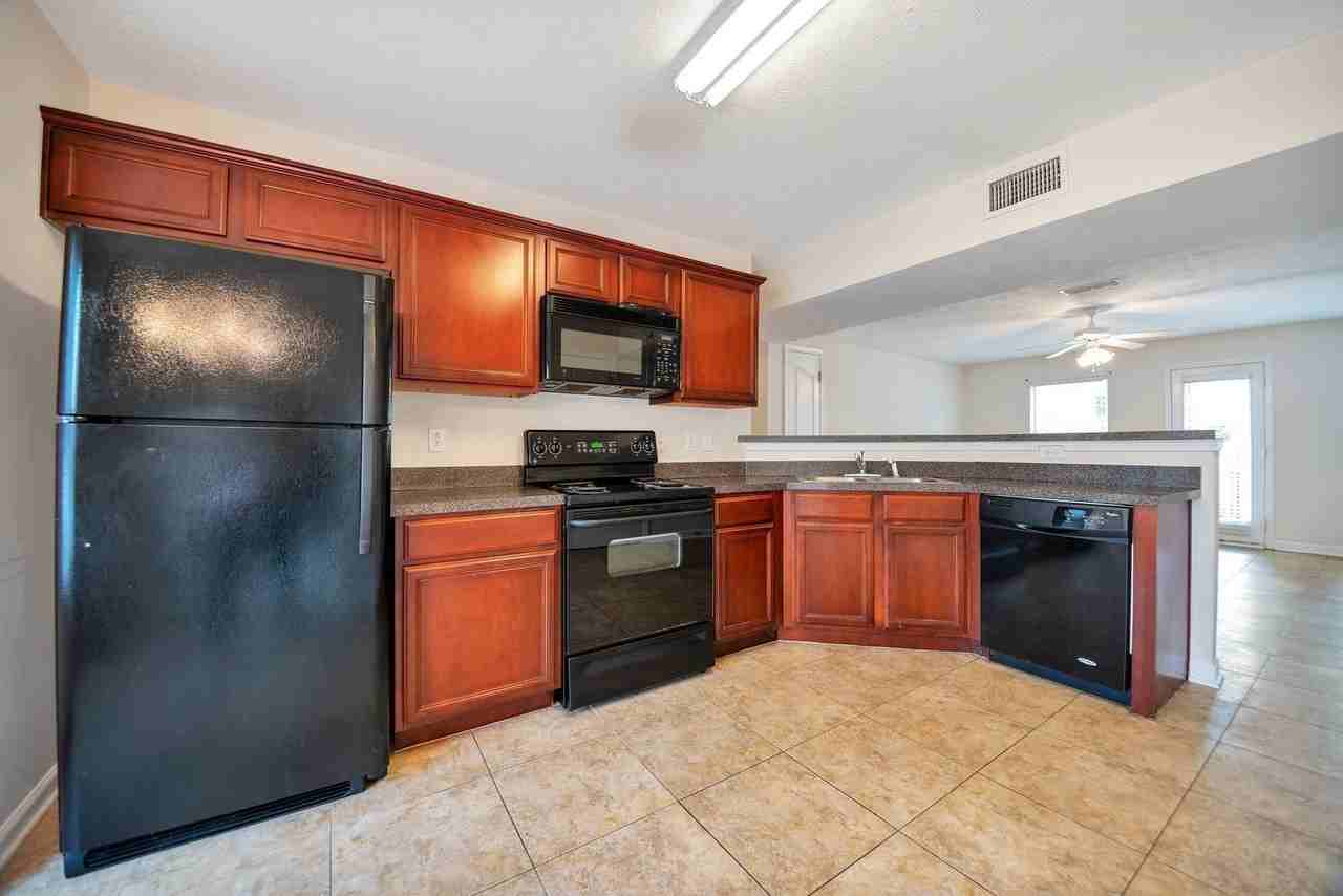 2505 Comanche Way - Photo 5 of 21