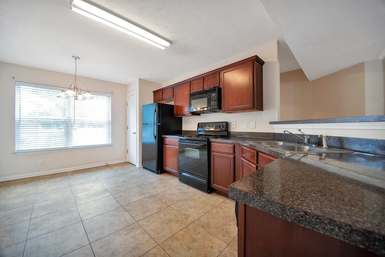 2505 Comanche Way - Photo 6 of 21