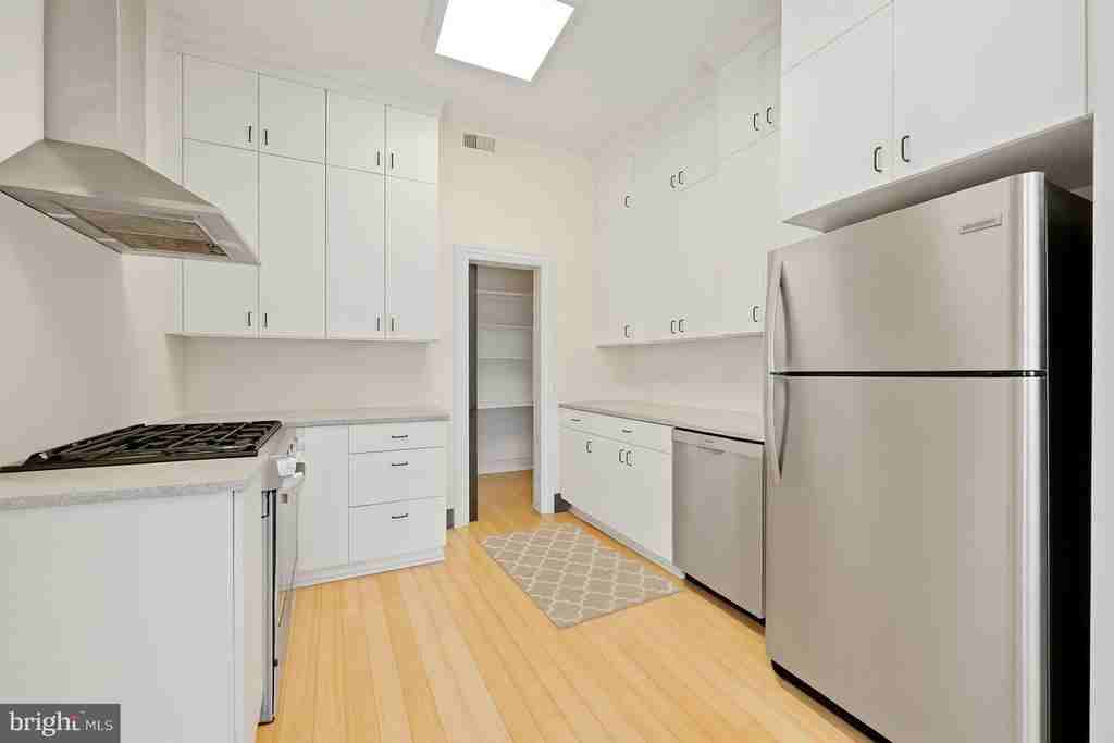 415 William St - Photo 5 of 13