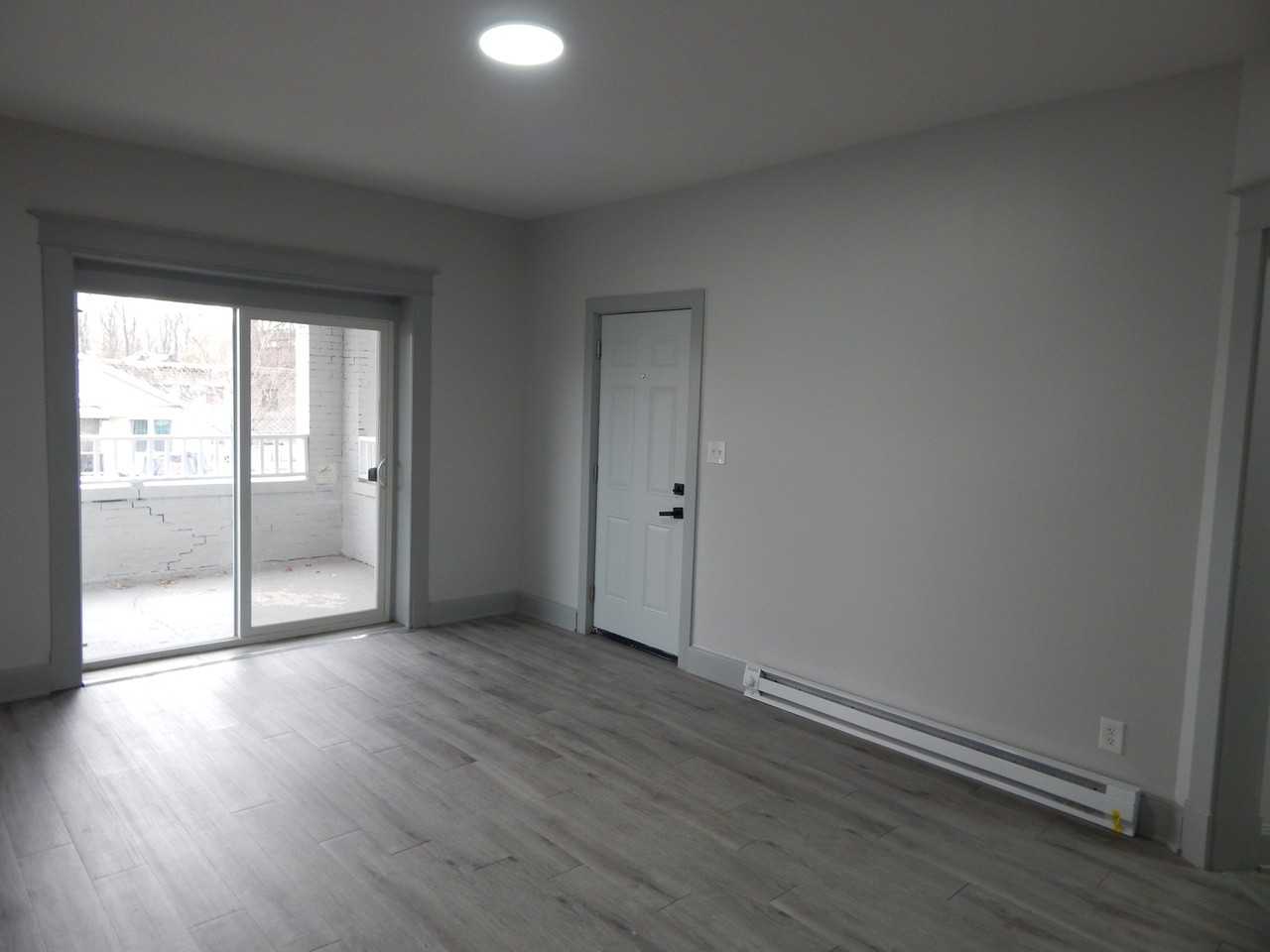 303 Stone St Apt 1a - Photo 5 of 11
