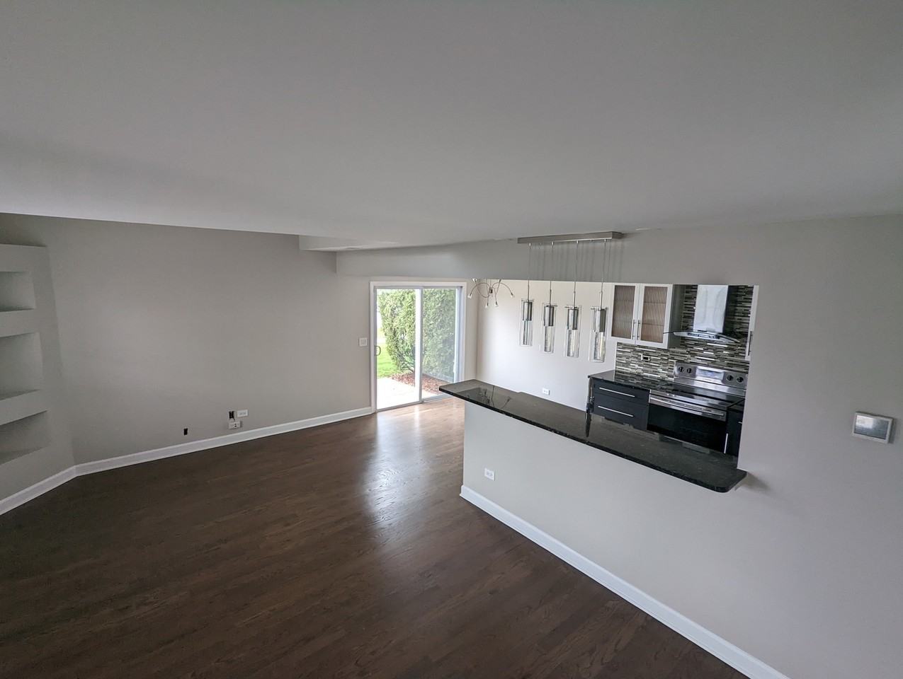 8122 160th St - Photo 5 of 9