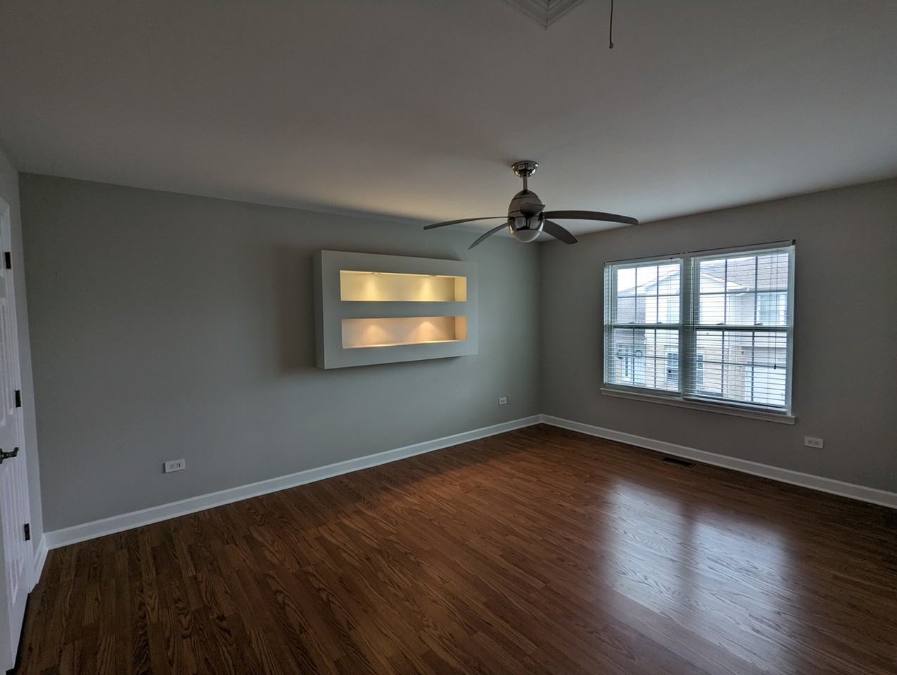 8122 160th St - Photo 7 of 9