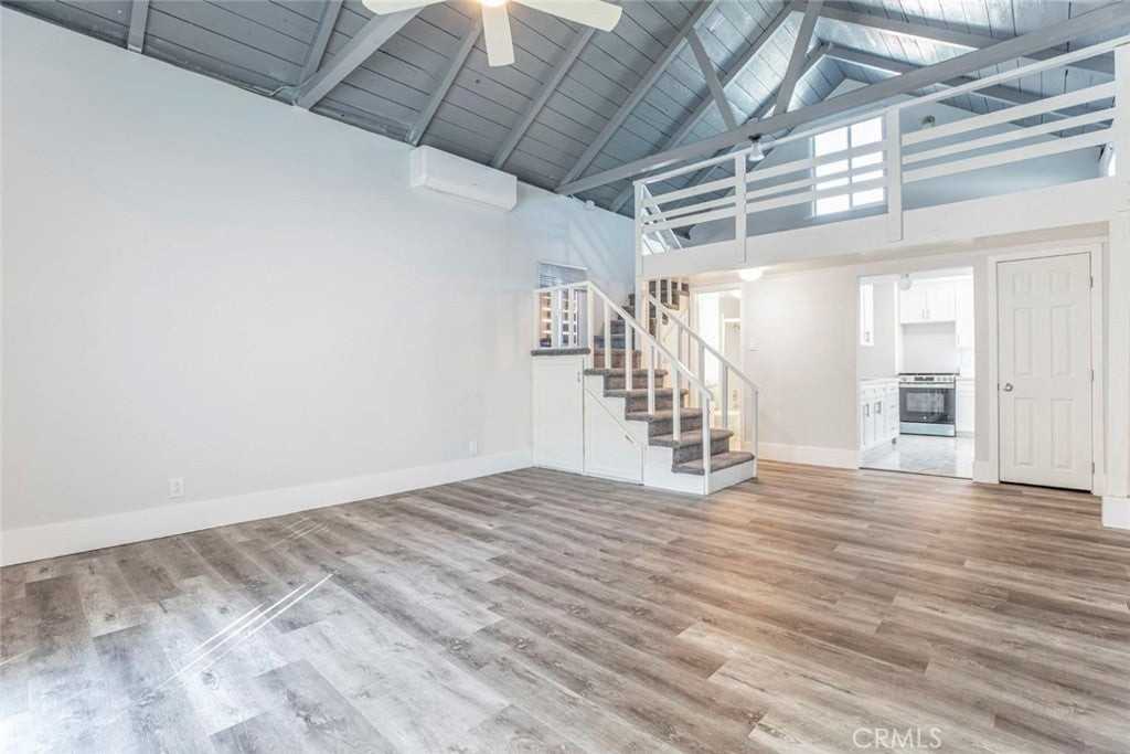 7020 Greeley St - Photo 4 of 18