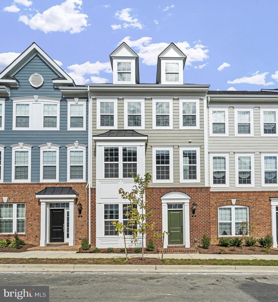 104 Gallop Dr - Photo 2 of 31