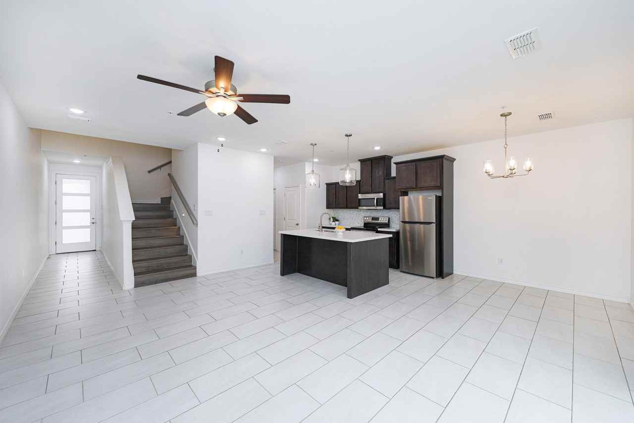 9921 Borna 9921 - Photo 3 of 36