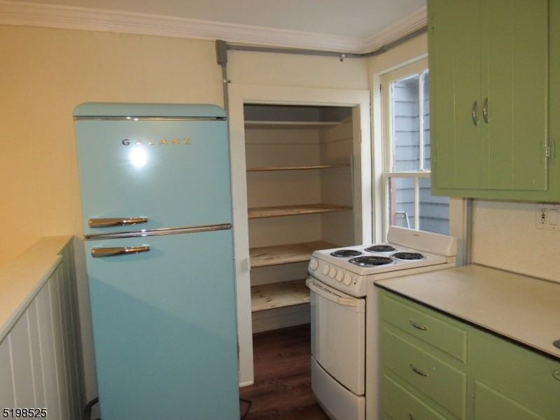 49 Bridge St - Photo 2 of 12