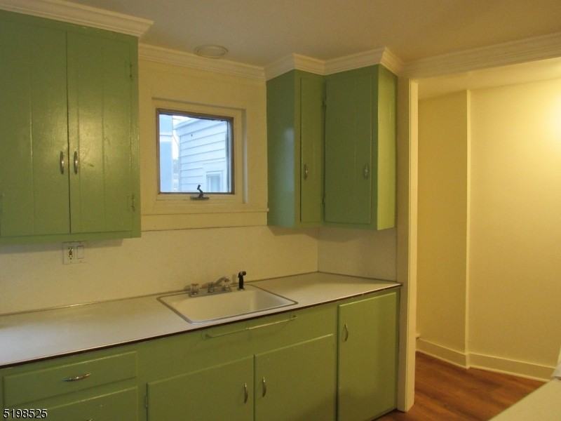 49 Bridge St - Photo 3 of 12