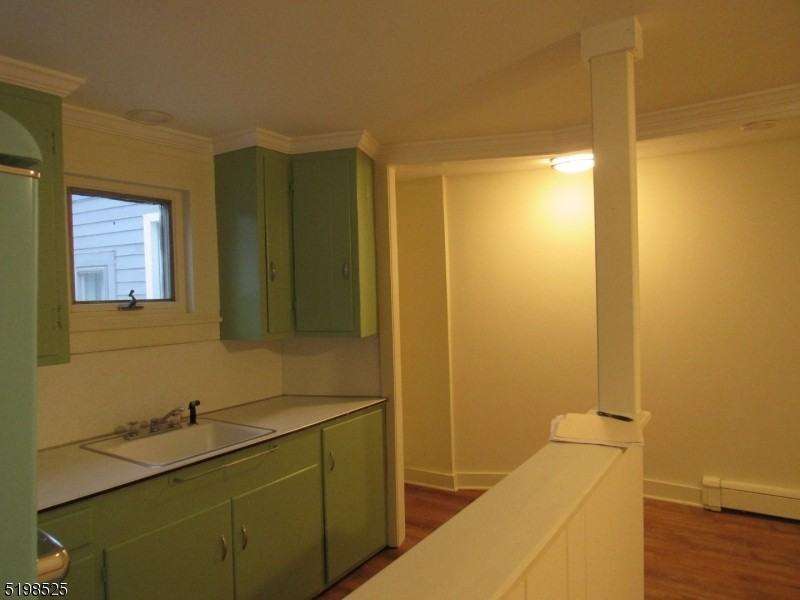 49 Bridge St - Photo 4 of 12