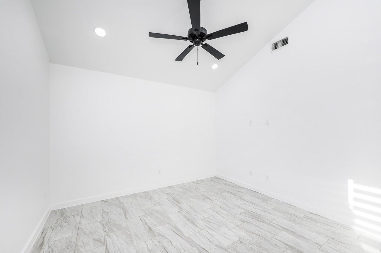 3911 Casa Blanca Rd - Photo 3 of 30