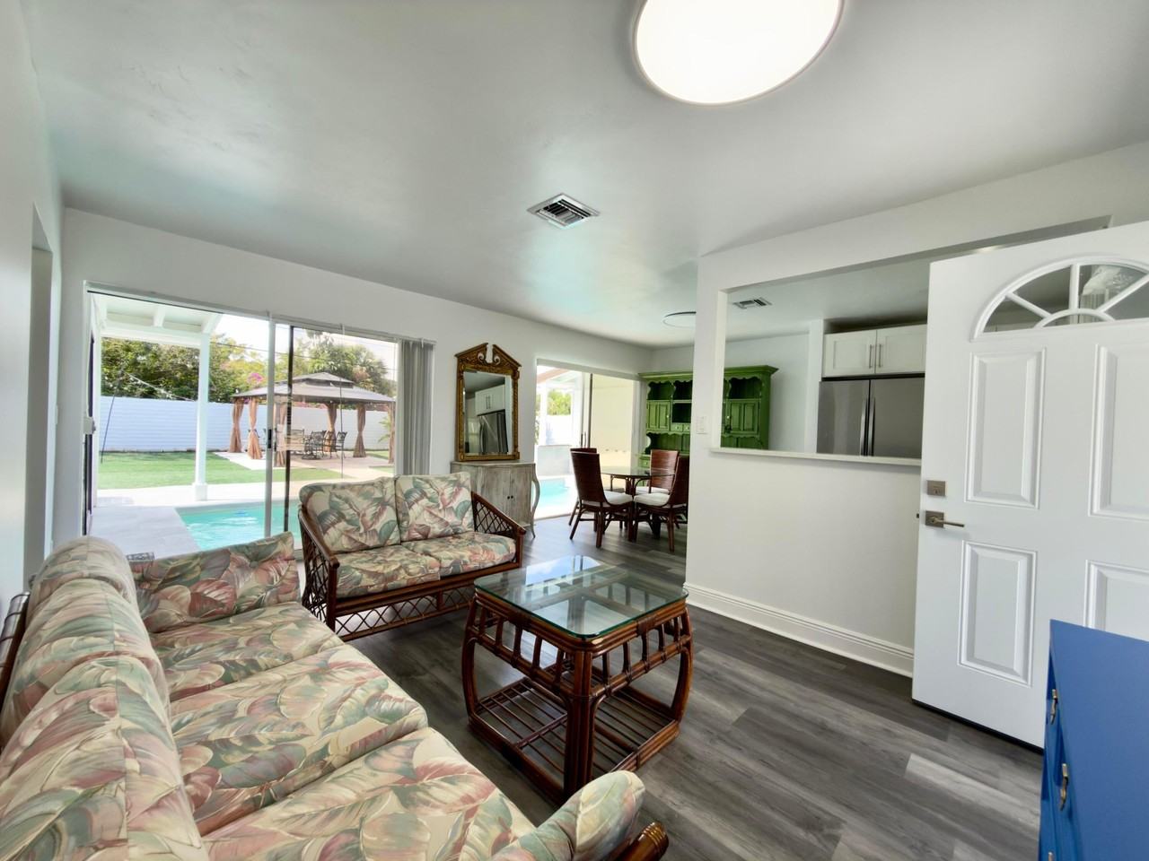 210 Ocean Pkwy - Photo 4 of 29