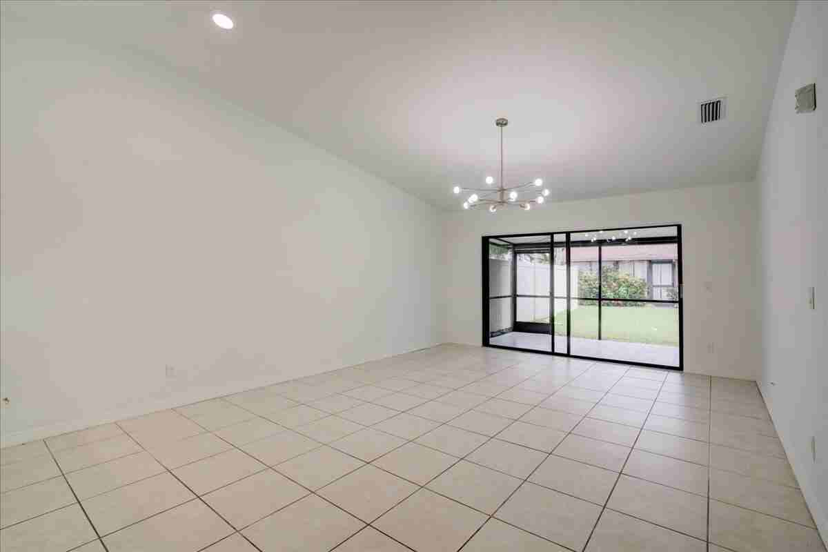 3 Fawlkland Cir - Photo 7 of 12