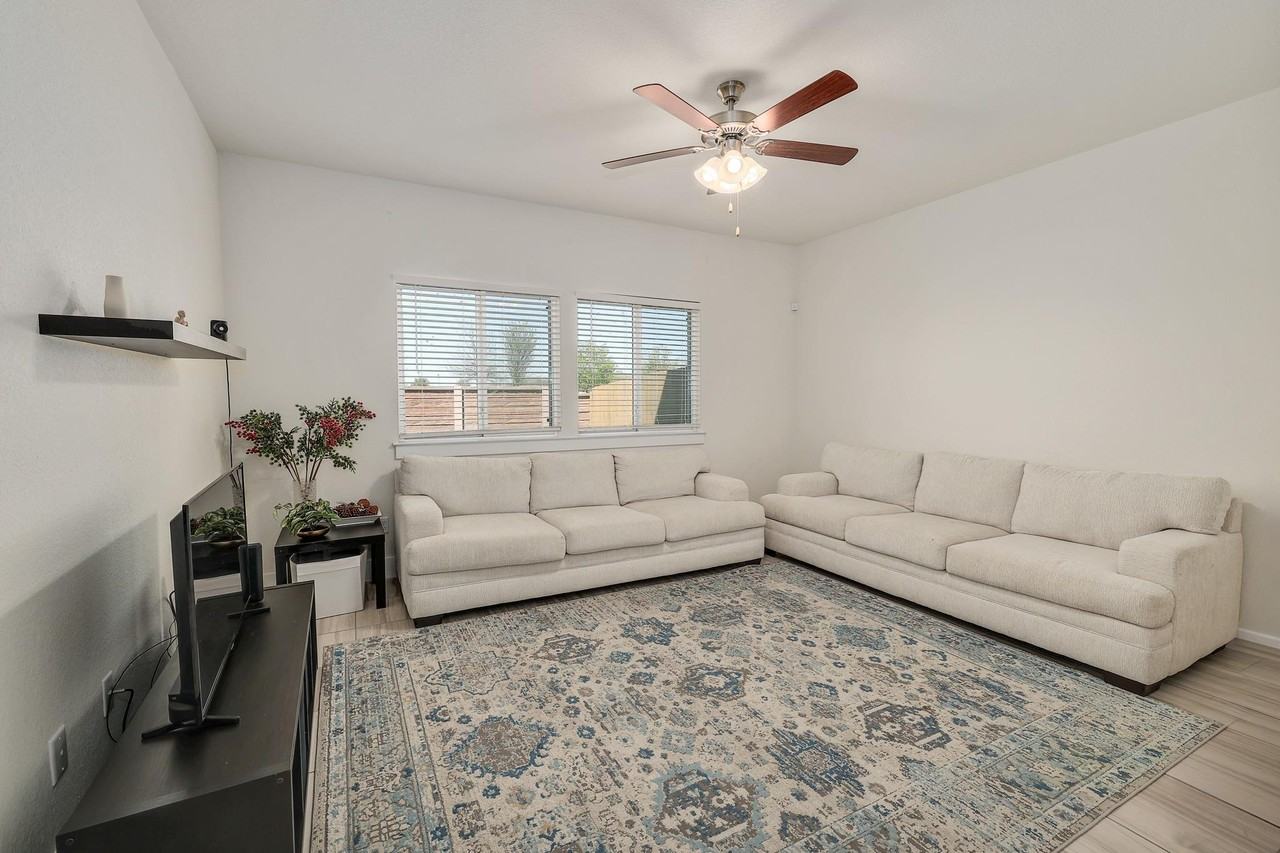 204 Furlong Dr - Photo 2 of 22