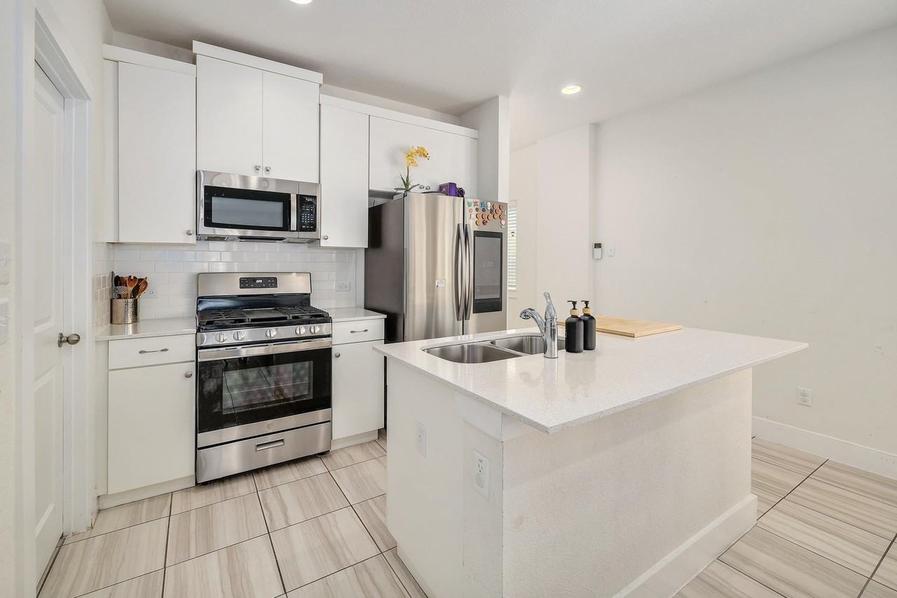 204 Furlong Dr - Photo 7 of 22