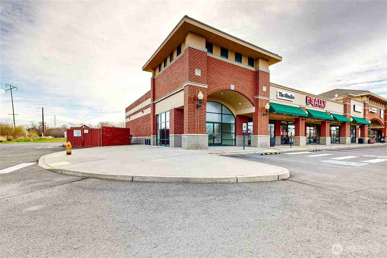 1605 Se Meadowbrook Blvd - Photo 2 of 12