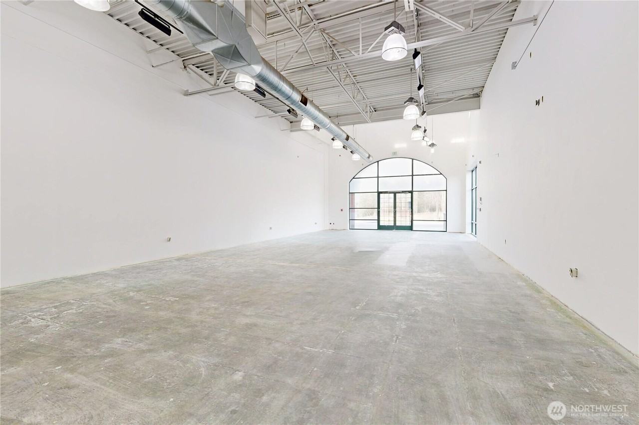 1605 Se Meadowbrook Blvd - Photo 4 of 12