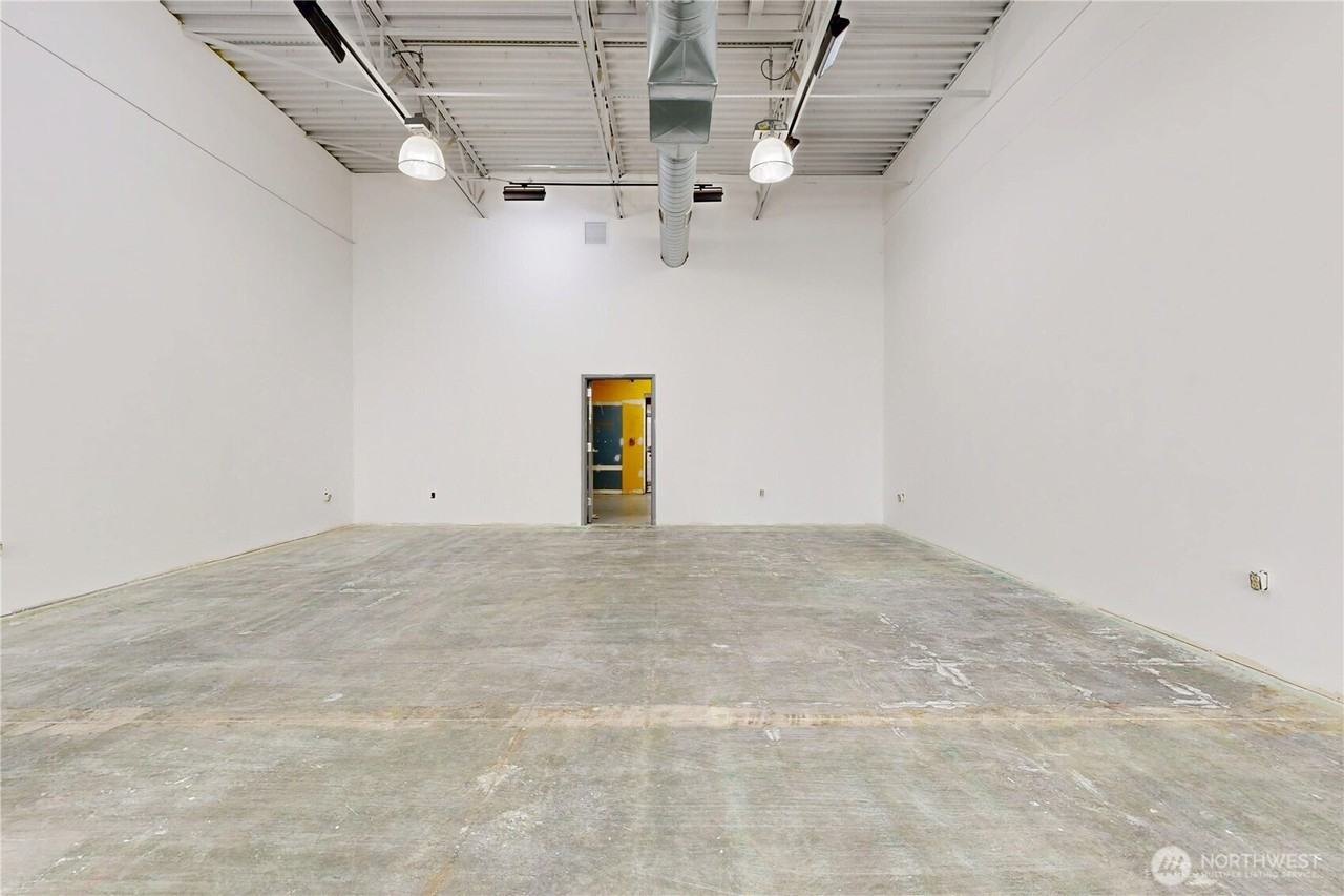 1605 Se Meadowbrook Blvd - Photo 5 of 12