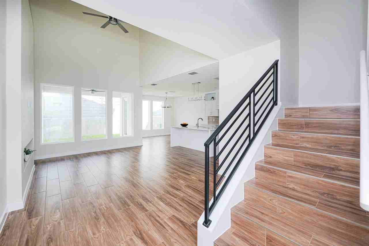 7525 Cresta Bella St - Photo 3 of 38