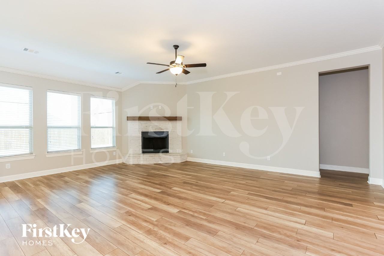 541 Hay Meadow Dr - Photo 2 of 15