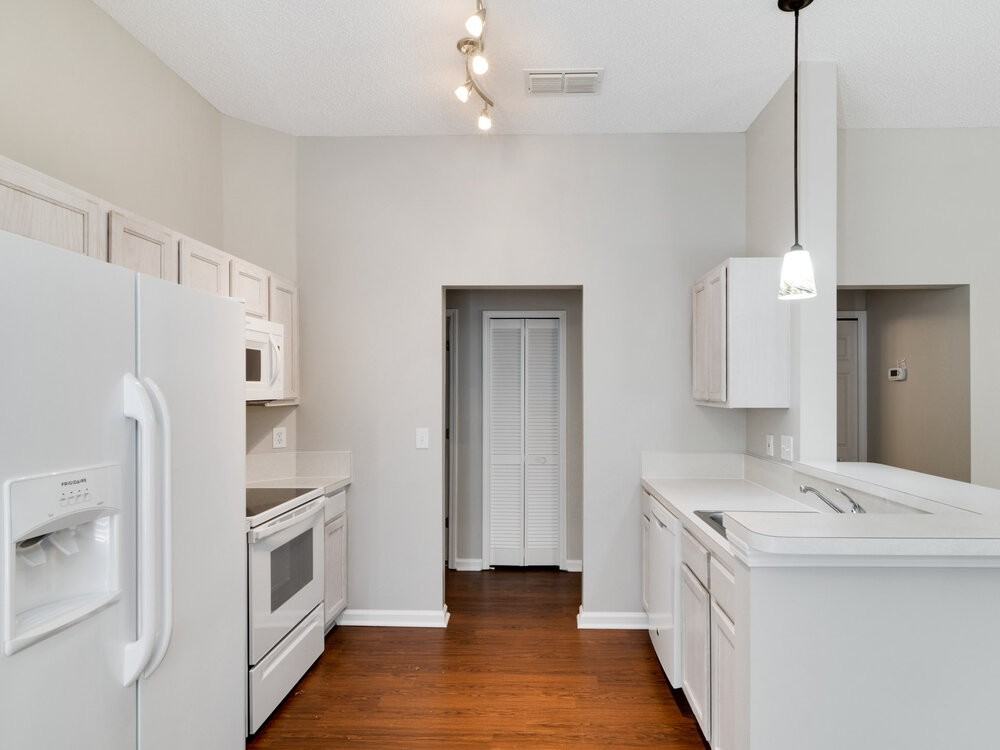 1953 Longneedle Ln - Photo 4 of 15