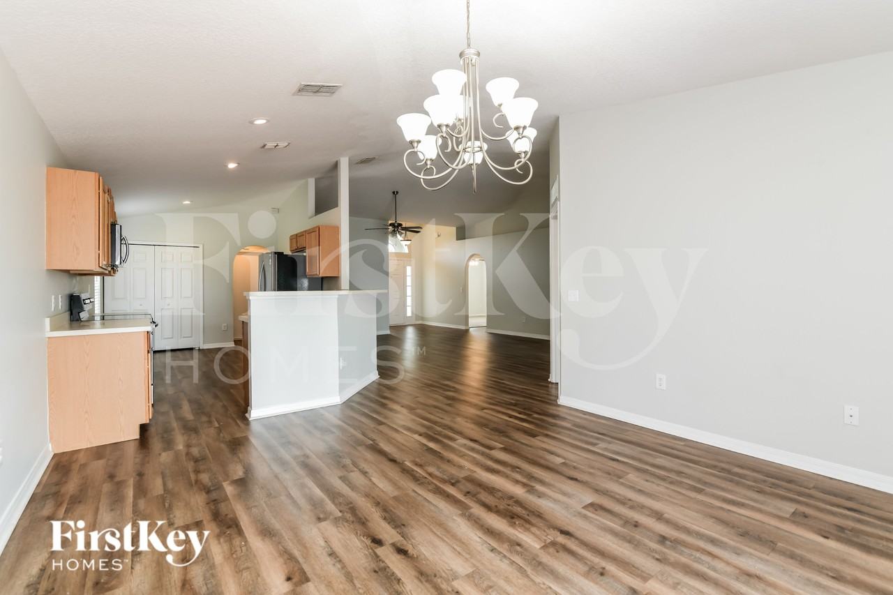 5521 Sycamore Canyon Dr - Photo 6 of 16