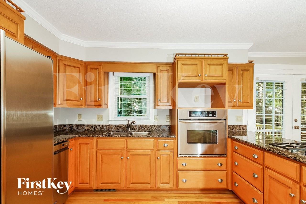 402 Willow Spring Ct - Photo 7 of 15