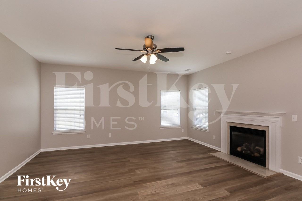 2003 Cornflower Ln - Photo 3 of 15