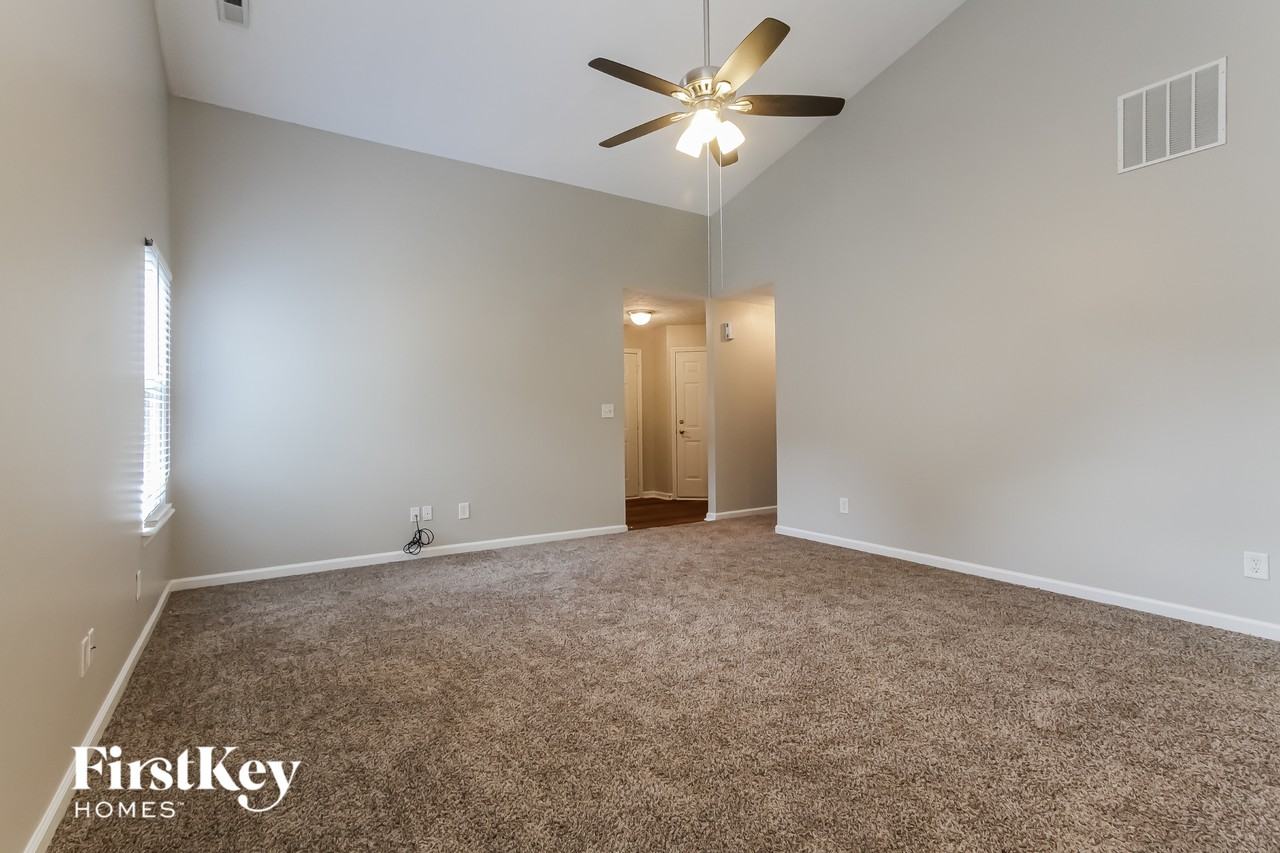 1016 Central Park Blvd S - Photo 3 of 15