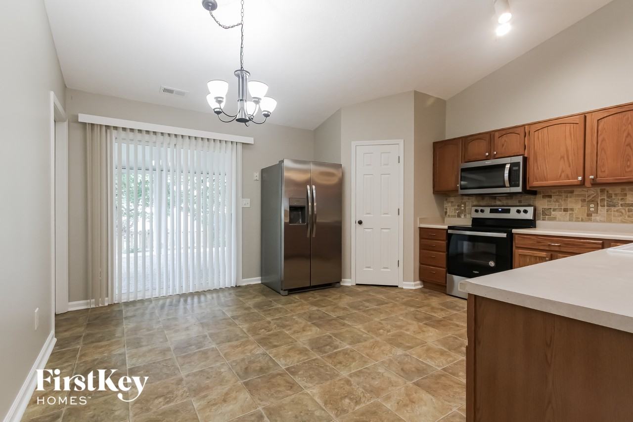 1016 Central Park Blvd S - Photo 4 of 15