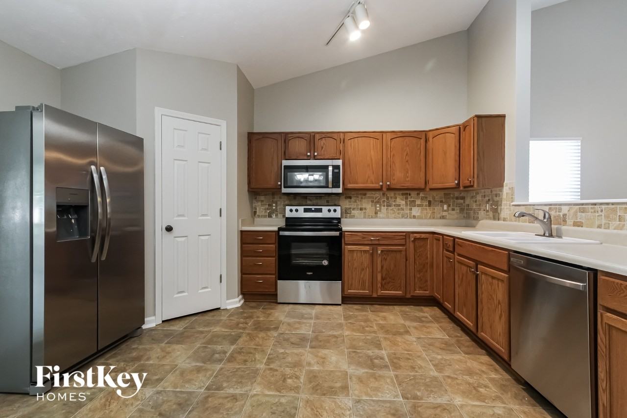 1016 Central Park Blvd S - Photo 5 of 15