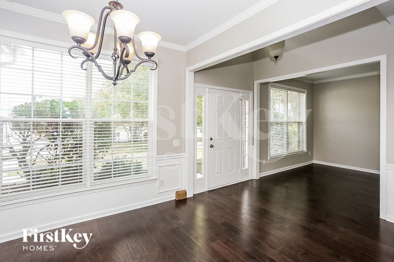 4419 Hunter Ct - Photo 2 of 12