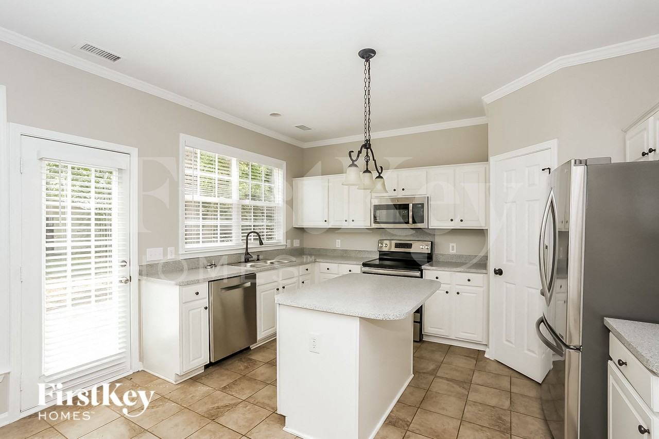 4419 Hunter Ct - Photo 3 of 12