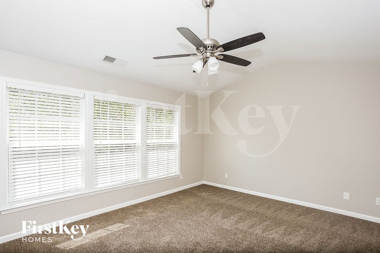 4419 Hunter Ct - Photo 7 of 12