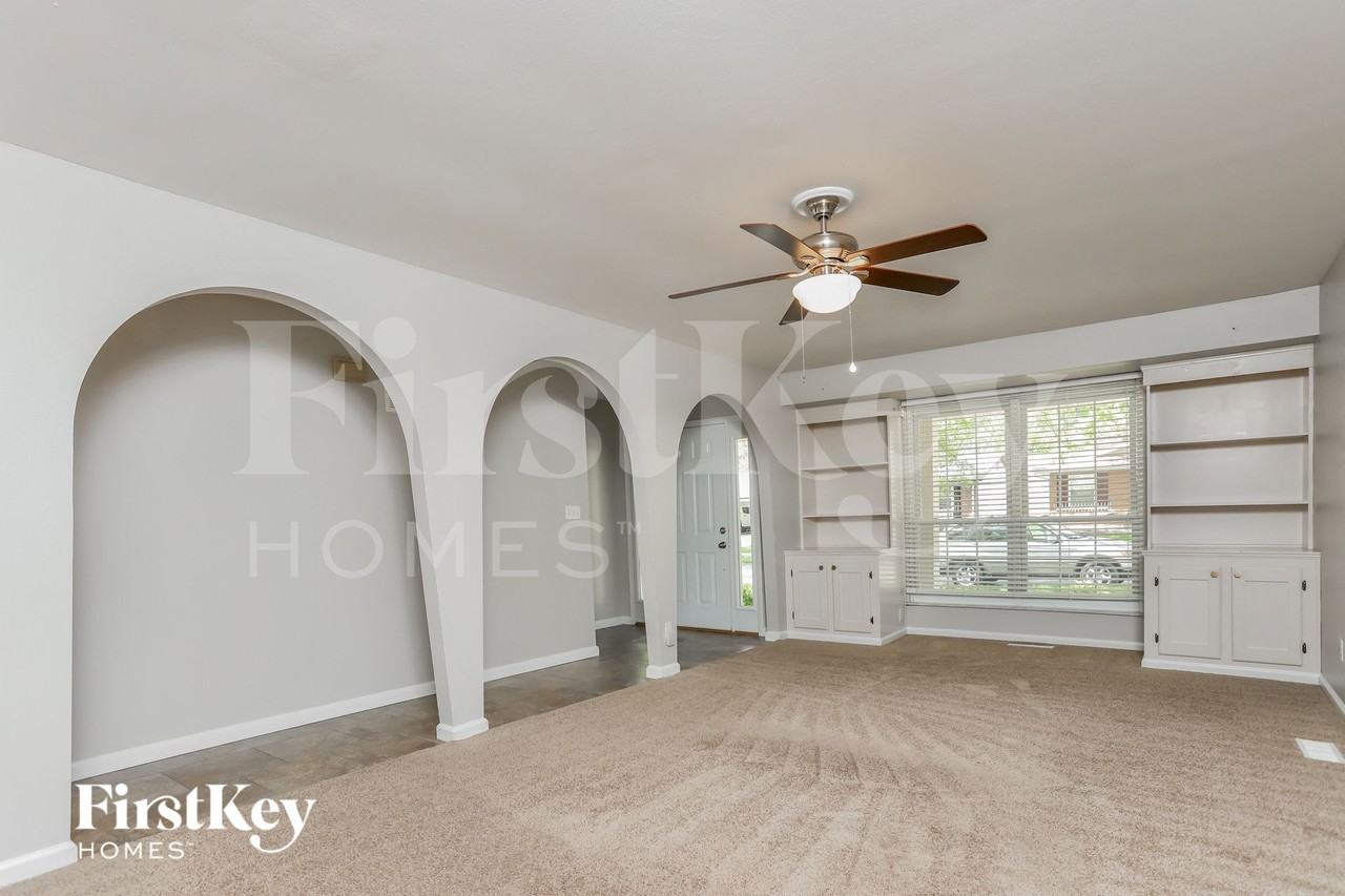 522 Ballwood Dr - Photo 3 of 15