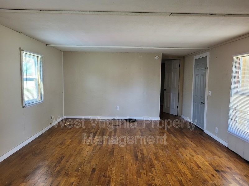 432 Pocahontas St W - Photo 2 of 15