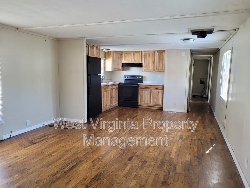 432 Pocahontas St W - Photo 3 of 15