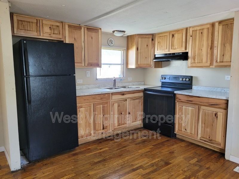 432 Pocahontas St W - Photo 4 of 15