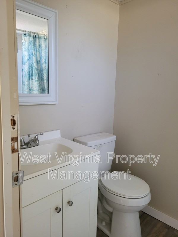 432 Pocahontas St W - Photo 7 of 15