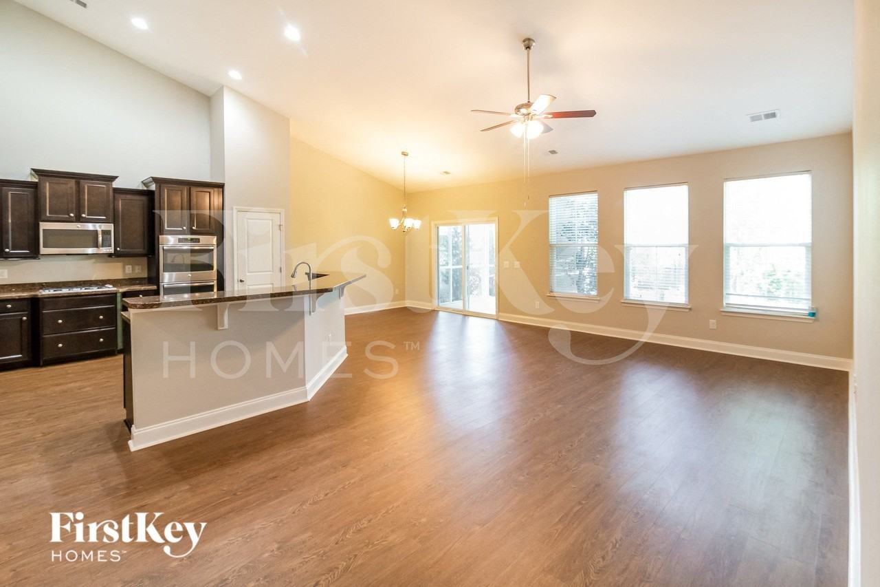 107 Springbank Ct - Photo 3 of 15