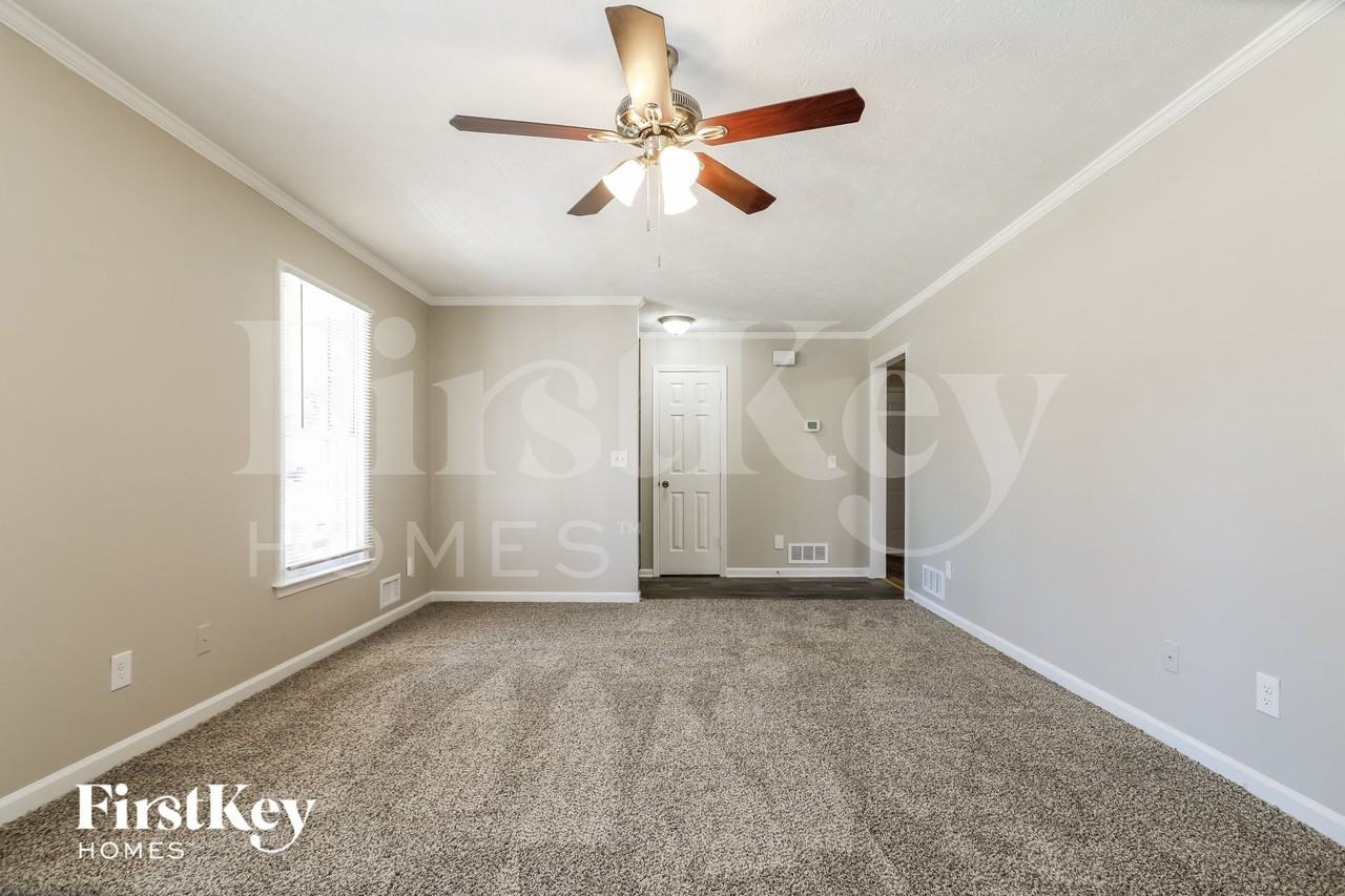 331 Crescentview Ct - Photo 3 of 15