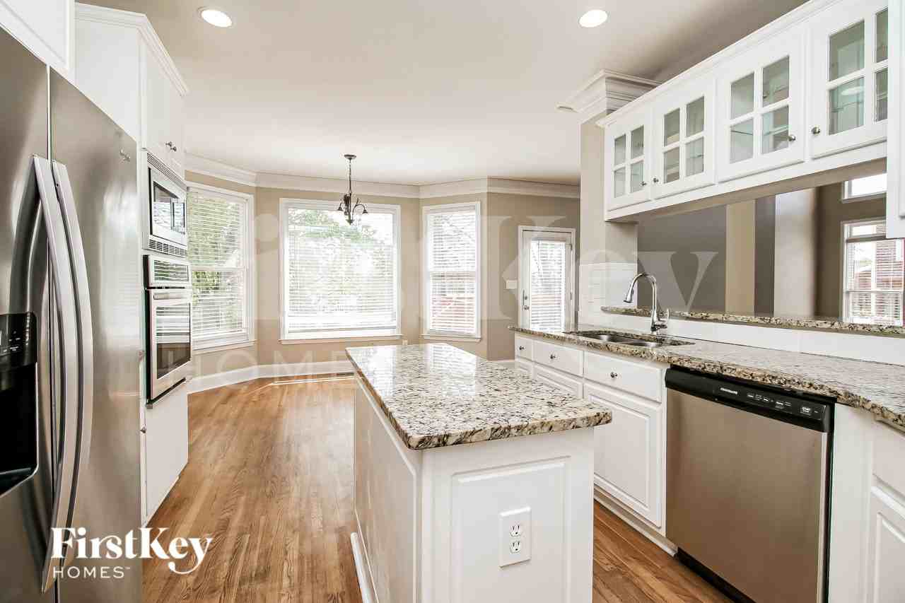 4042 Brooks Mill Dr - Photo 6 of 19
