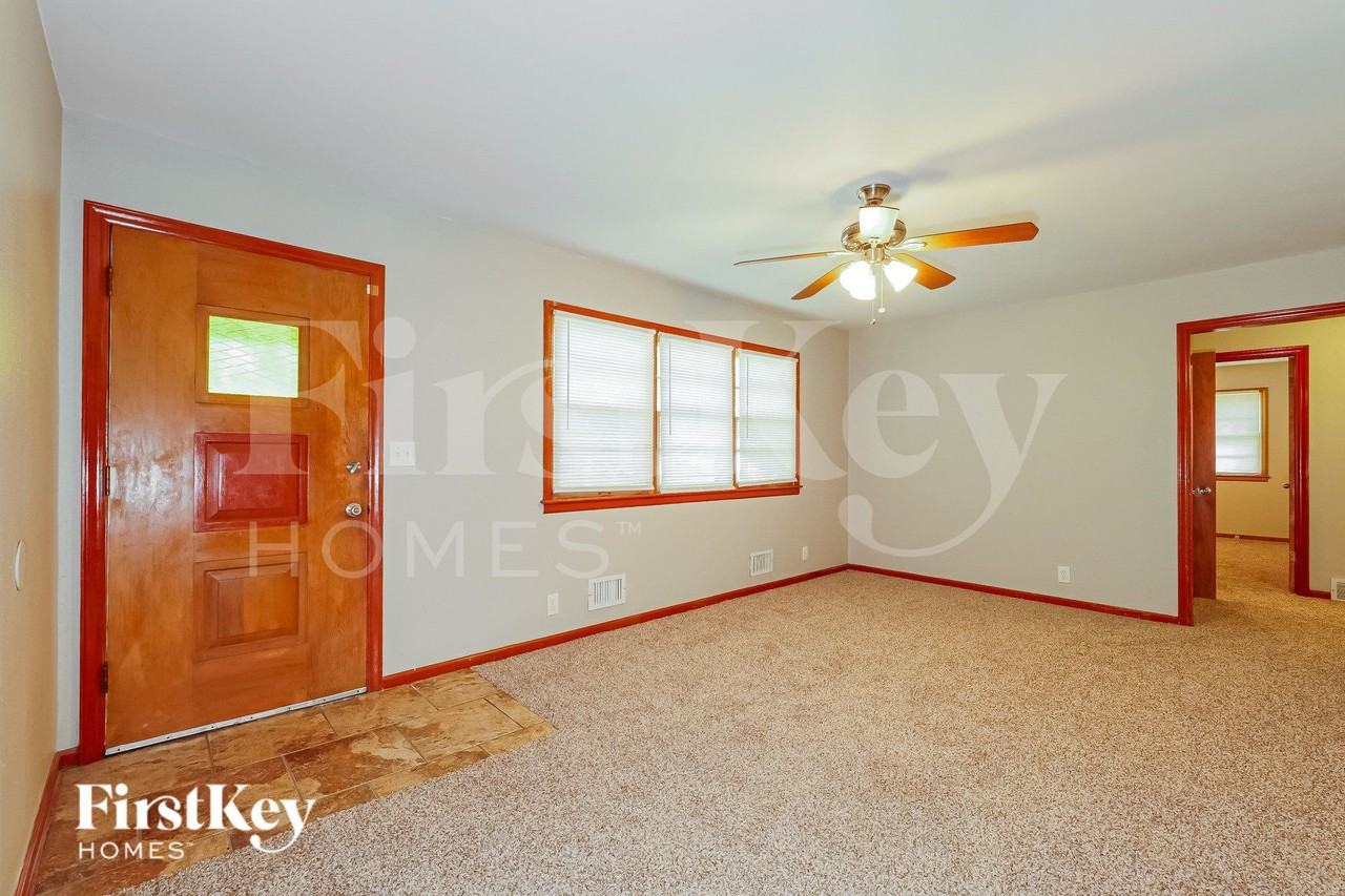 8305 E 85th Ter - Photo 2 of 19