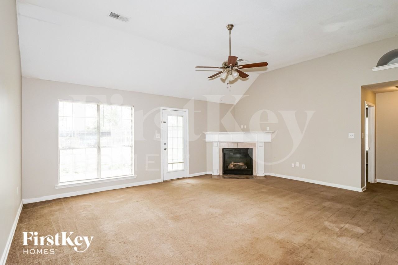 7601 Broken Hickory Dr - Photo 3 of 19