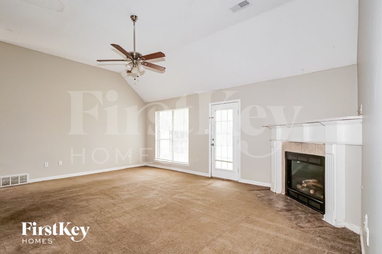 7601 Broken Hickory Dr - Photo 4 of 19