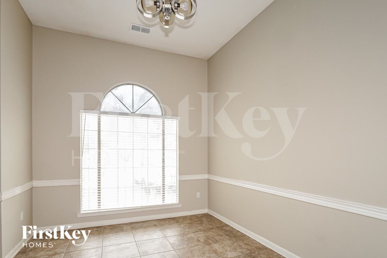 7601 Broken Hickory Dr - Photo 6 of 19