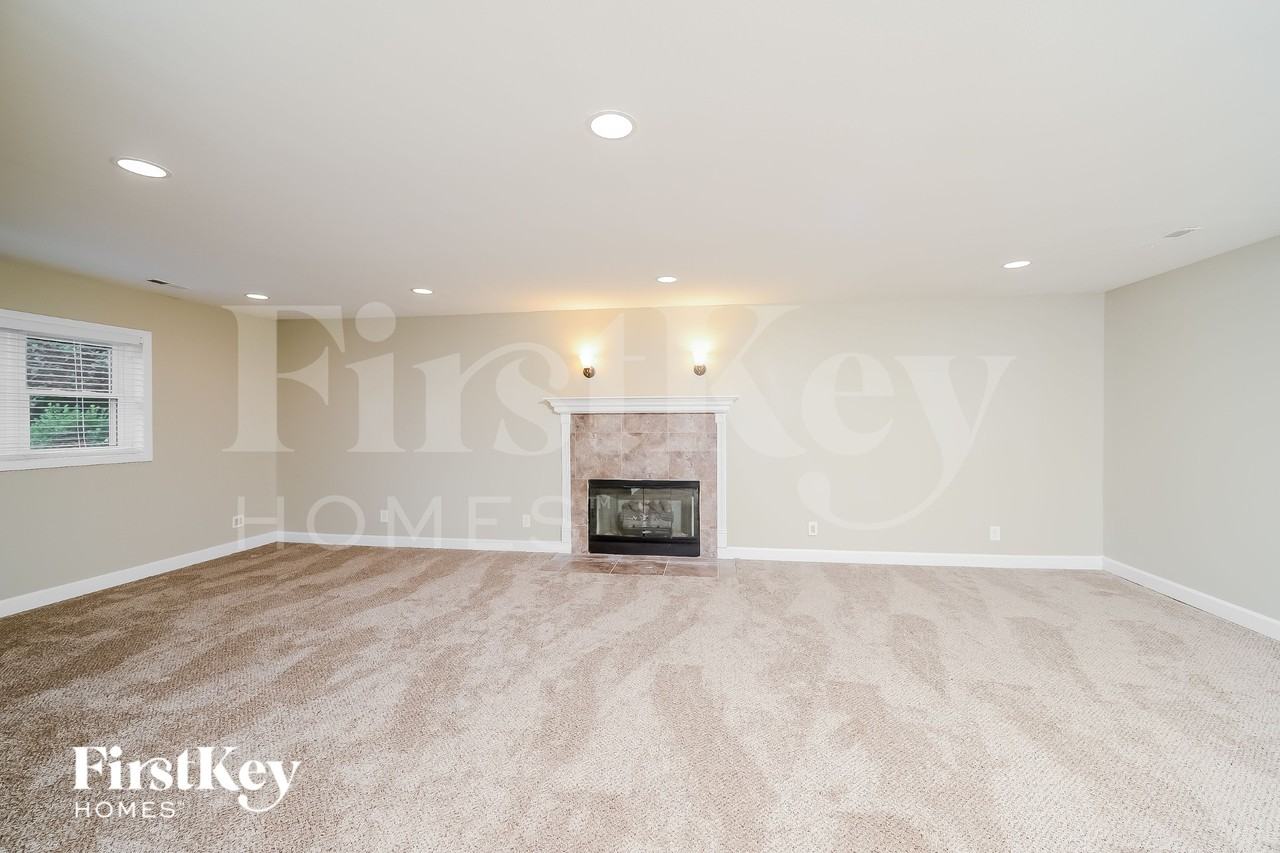 6020 Stone Bluff Dr - Photo 3 of 15